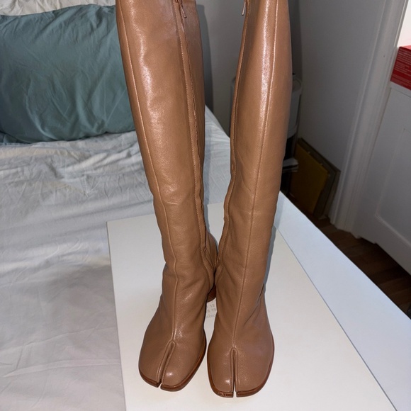 Tall Tan Margiela Tabi Boots - Picture 1 of 7